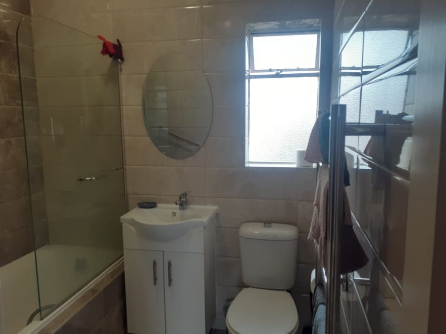 2 Bedroom Property for Sale in Kabega Park Eastern Cape